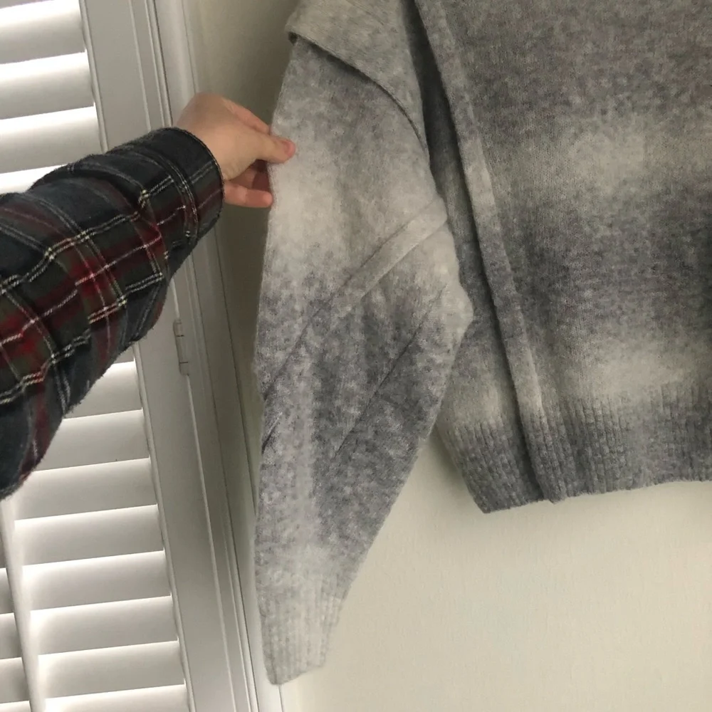 IRO Wool Alpaca Blend Valya Oversized Gray Ombre Pronounced Shoulder Sweater - Picture 9 of 10